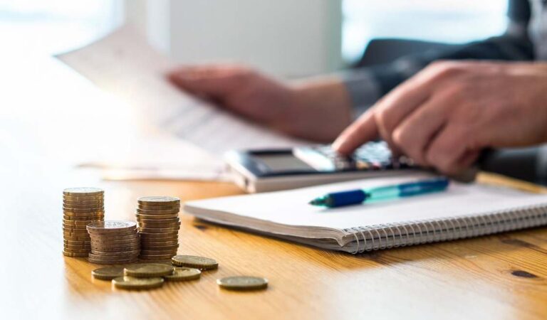 Los autónomos pagarán en 2024 cuotas mensuales de 225 a 530 euros